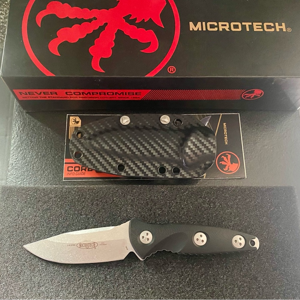 Microtech Arbiter M390 with carbon fiber sheath